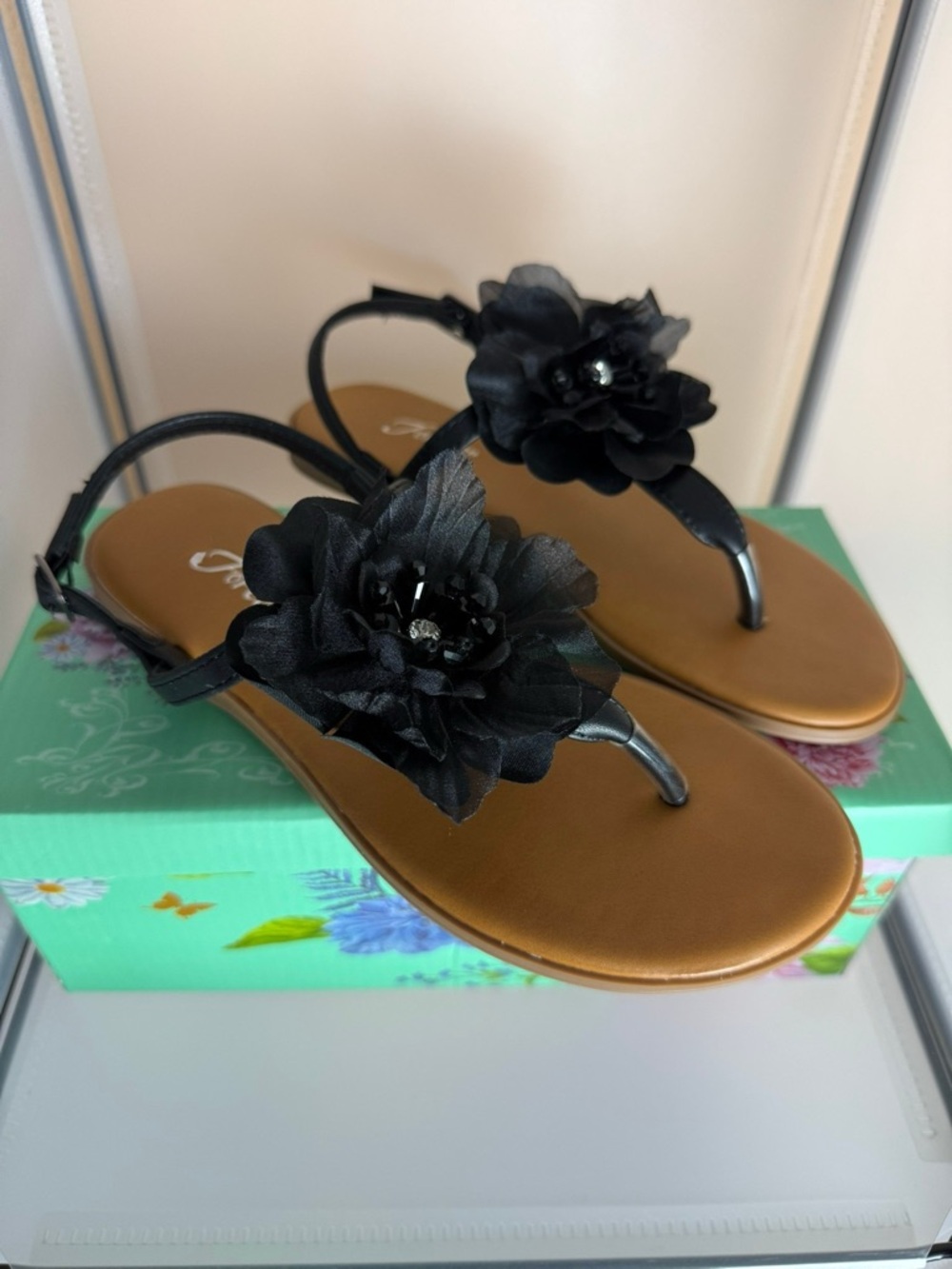 Forever Link Women's Black 3D Flower T-Strap Flat Sandals Size 6.5